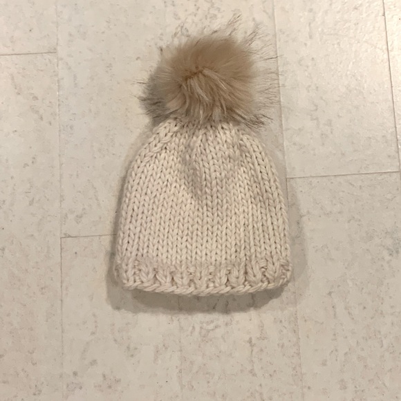 Knit beanie with pom pom - Picture 1 of 1